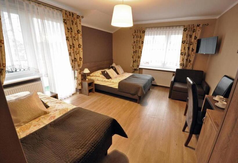 اتاق سوپریور سه تخته, Stratos