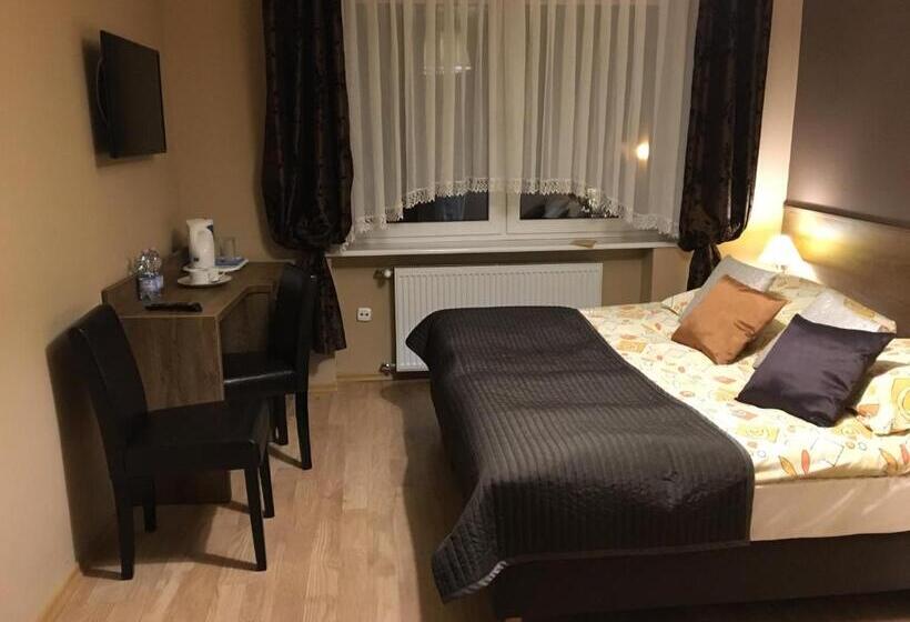 اتاق استاندارد, Stratos