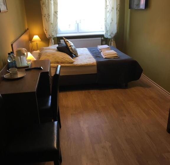 اتاق استاندارد با بالکن, Stratos