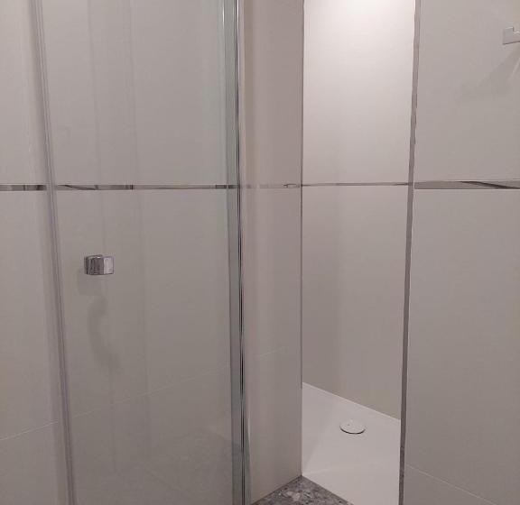 Семейное Студио, Szwajcarka