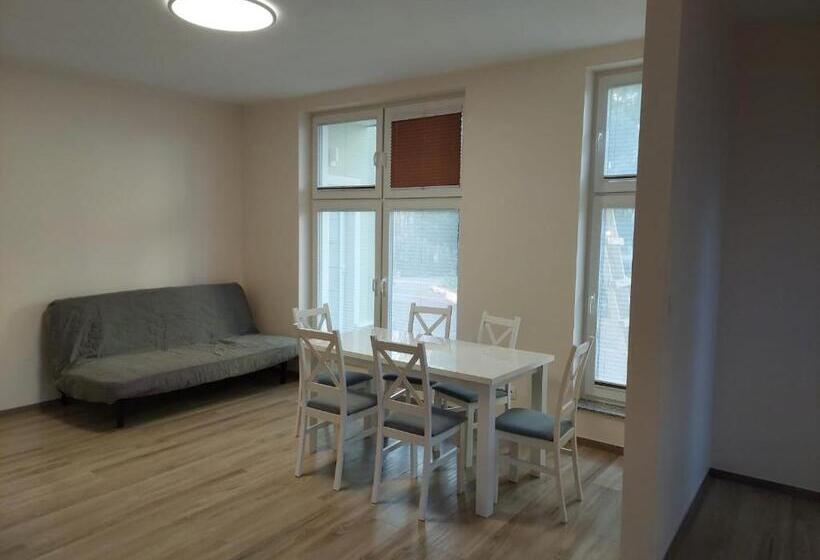 Вилла 2 Спальни, Szwajcarka