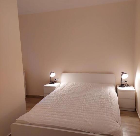 Вилла 3 Спальни, Szwajcarka