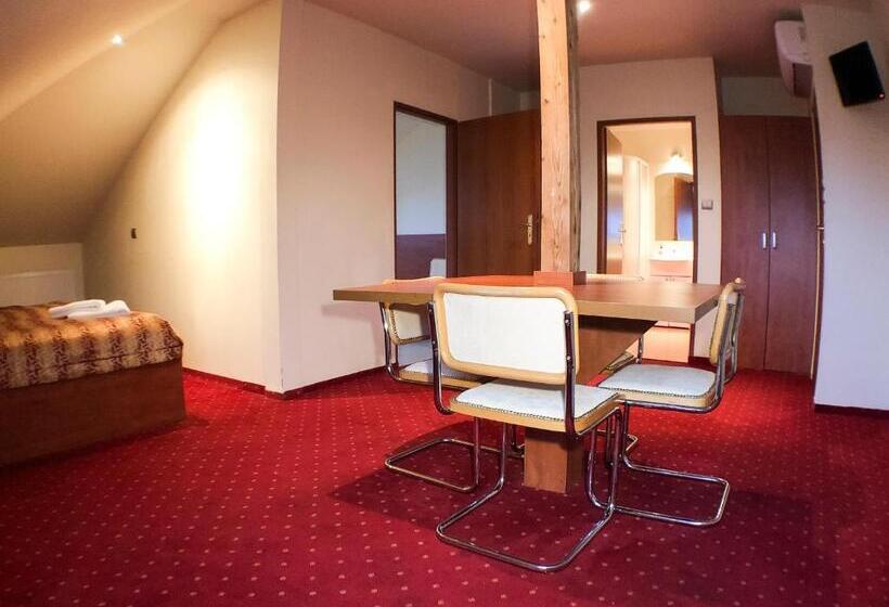 استودیو خانوادگی, Villa Gemini