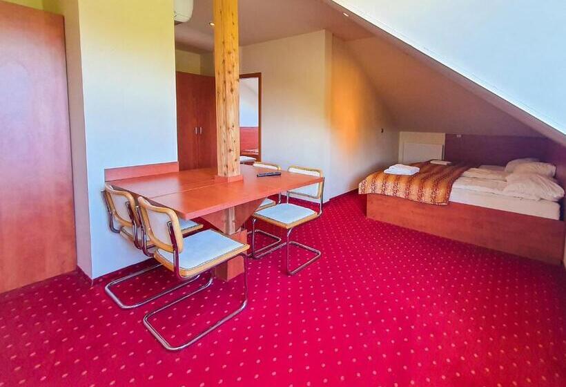 استودیو خانوادگی, Villa Gemini