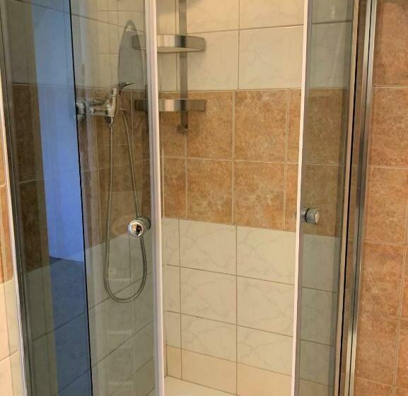 اتاق استاندارد, Willa Karla