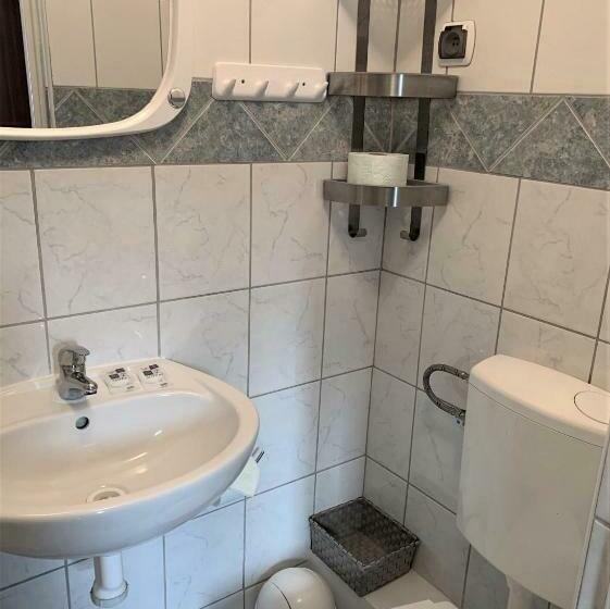 اتاق استاندارد, Willa Karla