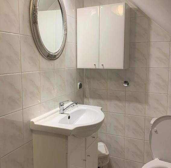 استودیو خانوادگی, Willa Karla