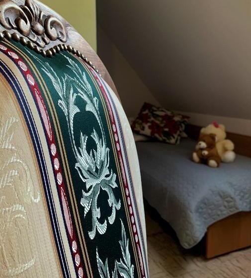 اتاق استاندارد سه نفره, Willa Karla