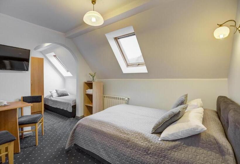 اتاق استاندارد سه نفره, Willa Karla