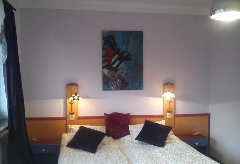 اتاق خانوادگی با چشمانداز کوه, Willa Pod Aniołem