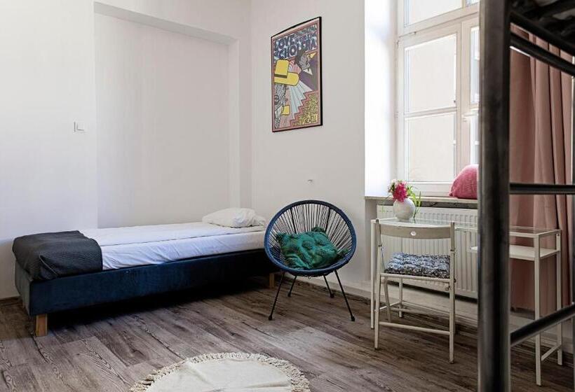 اتاق استاندارد چهار تخته, Hostel Królewska