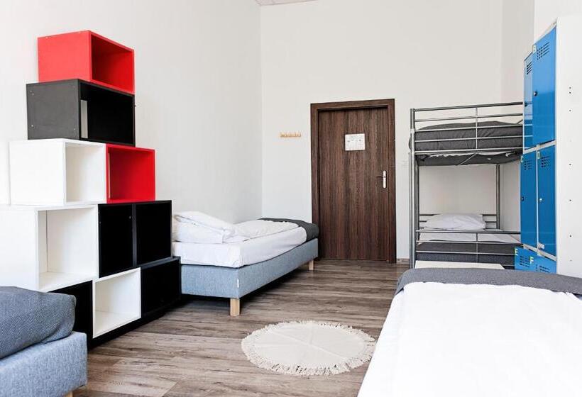 اتاق استاندارد چهار تخته, Hostel Królewska