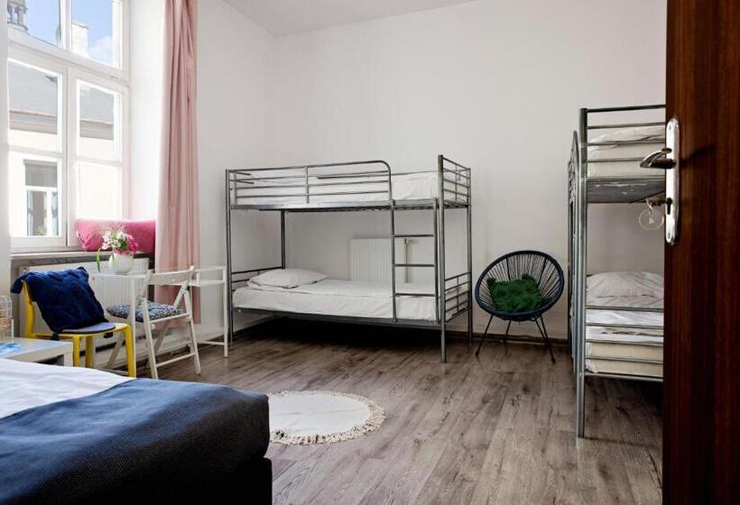 اتاق استاندارد چهار تخته, Hostel Królewska