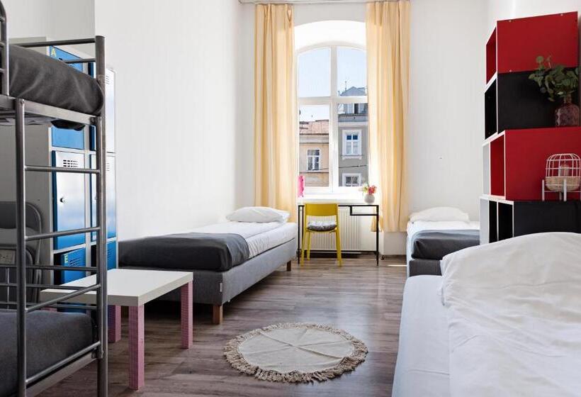 اتاق خانوادگی با سرویس بهداشتی مشترک, Hostel Królewska