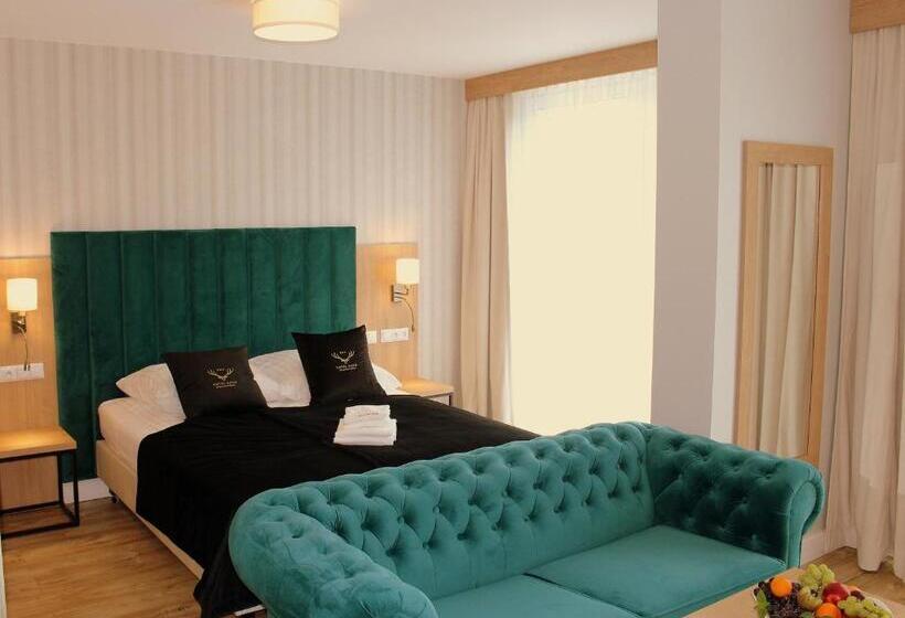 수피리어 스튜디오, Echo