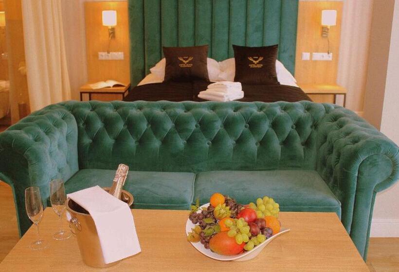 수피리어 스튜디오, Echo