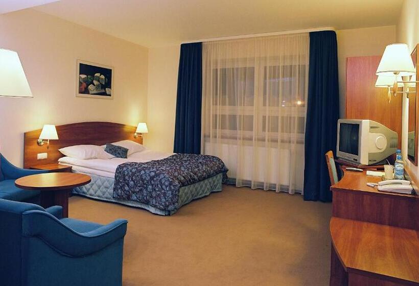 اتاق استاندارد سه نفره, Lazur Spa & Conference