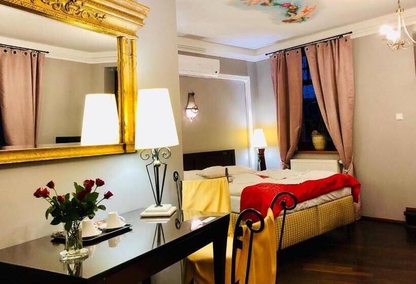 إستديو عائلى, Restauracja   Hotel Mocca D Oro