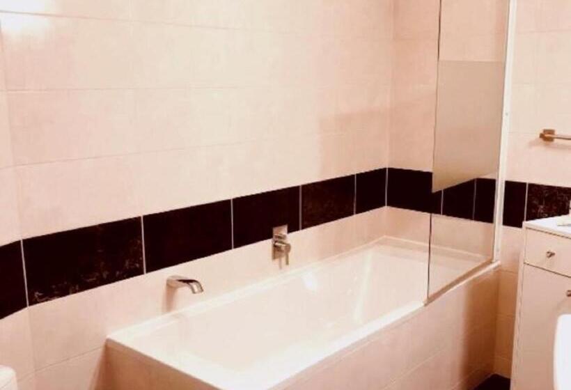 إستديو عائلى, Restauracja   Hotel Mocca D Oro