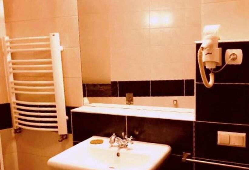 إستديو عائلى, Restauracja   Hotel Mocca D Oro