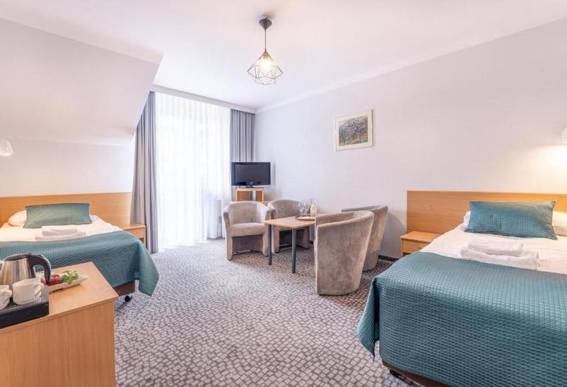 غرفة قياسية ثلاثية, Solina Resort & Spa