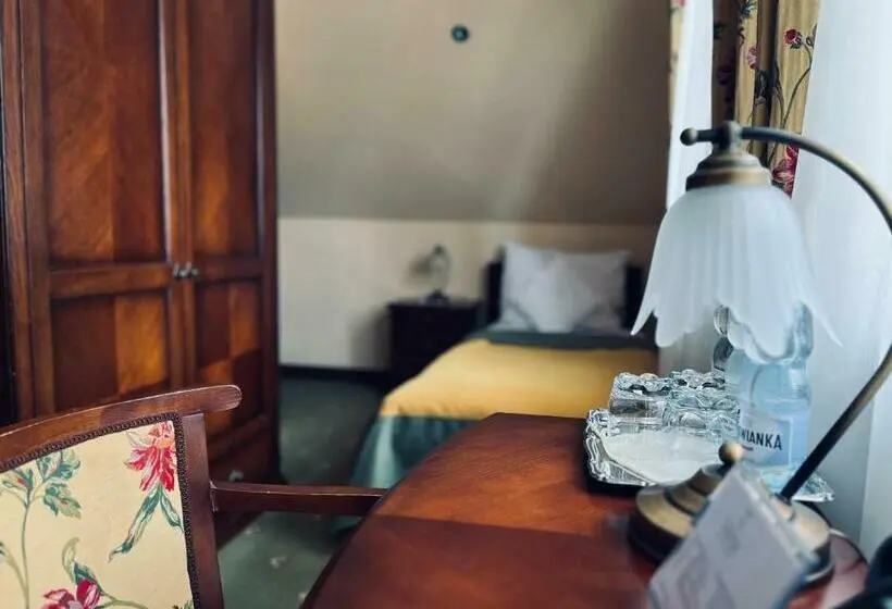コンフォートトリプルルーム, Villa Bohema