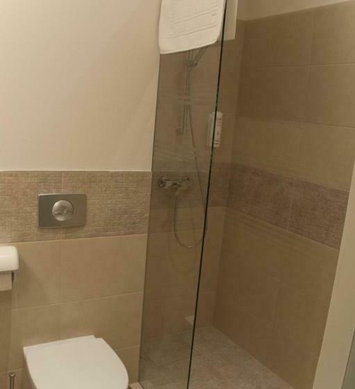 Quarto Estandar, Vis A Vis