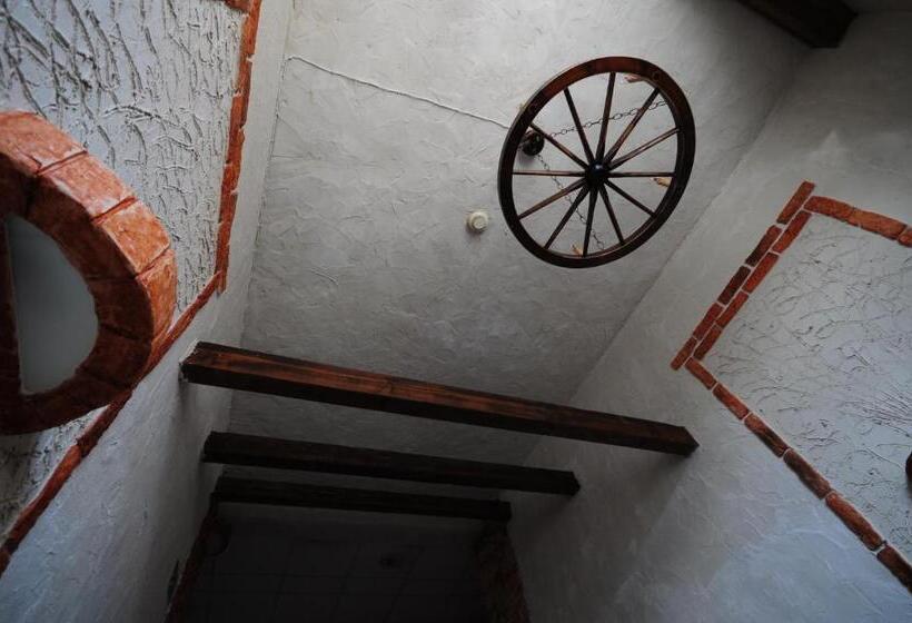 اتاق استاندارد چهار تخته, Wysoka Brama