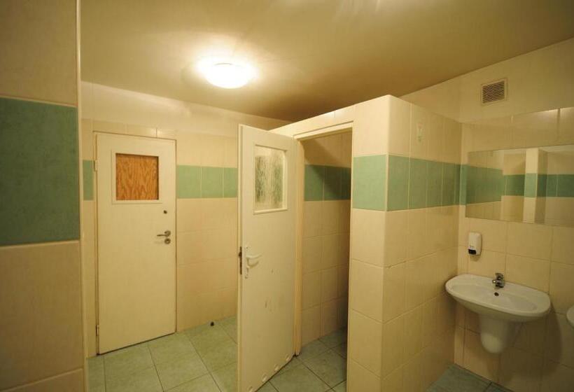 اتاق اکونومی یک تخته, Wysoka Brama