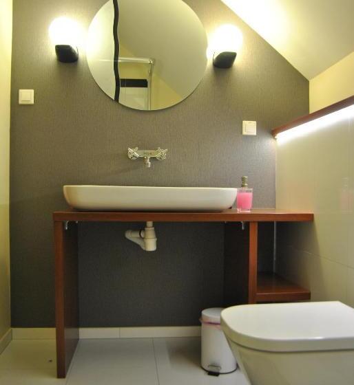 جناح, Motel Db2000