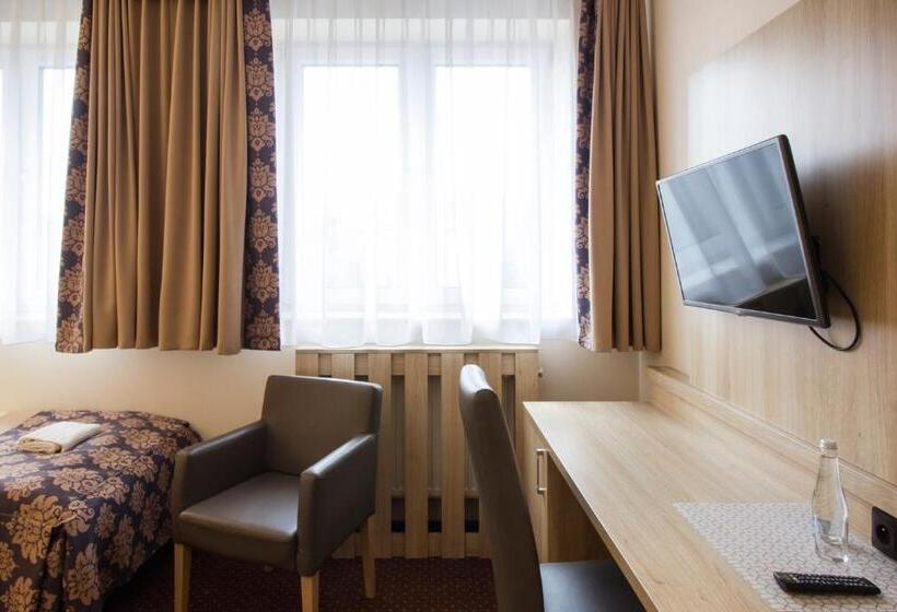 غرفة قياسية فردية حمام مشترك, Motel Db2000