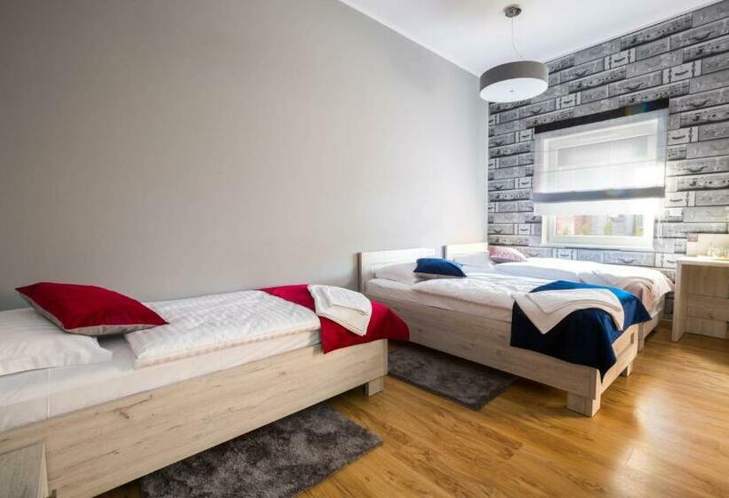 اتاق استاندارد چهار تخته, Motel Mo&ja