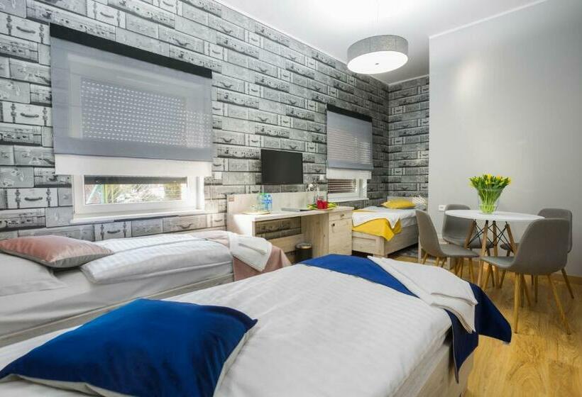 اتاق استاندارد چهار تخته, Motel Mo&ja