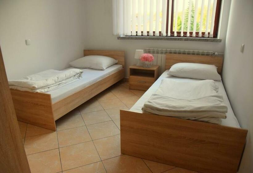 エコノミールーム, Zajazd Kwadrat