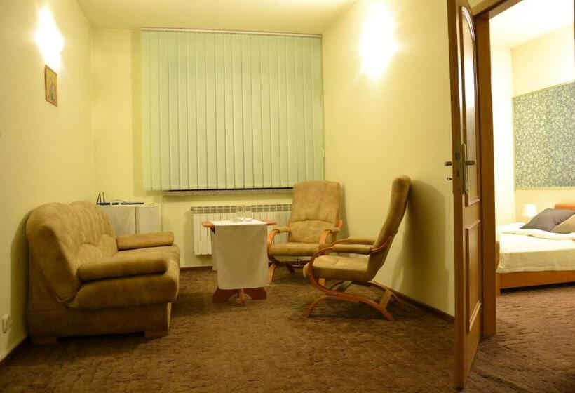 スイート, Zajazd Kwadrat