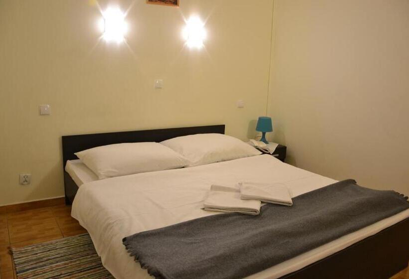 エコノミーシングルルーム, Zajazd Kwadrat