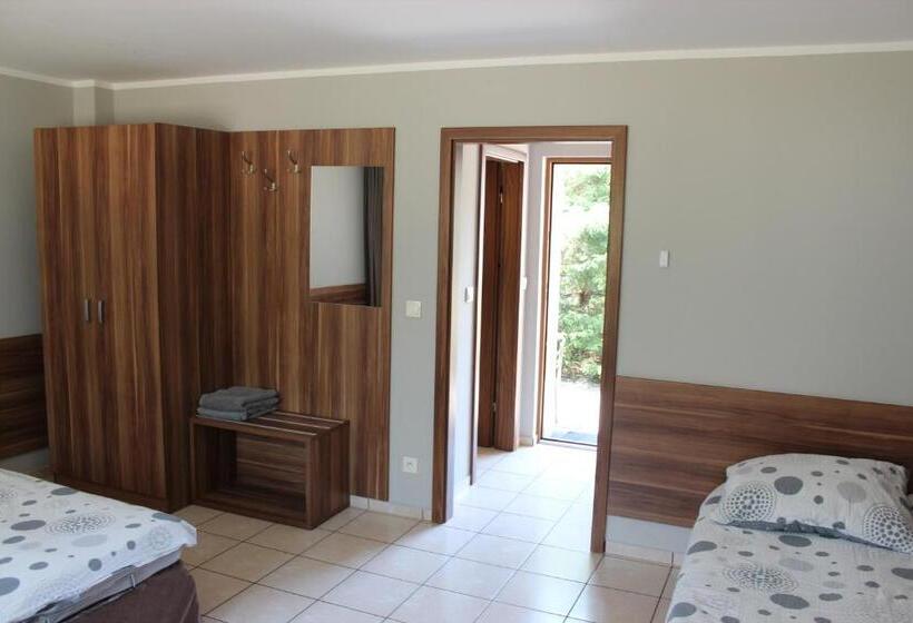 חדר סטנדרט לארבעה, Oaza