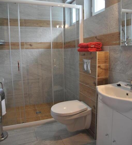 חדר סטנדרט לשלושה, Oaza