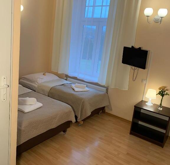 غرفة قياسية, Ow Meduza I Biala Mewa