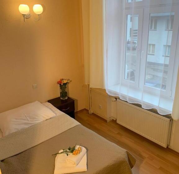 غرفة قياسية فردية, Ow Meduza I Biala Mewa