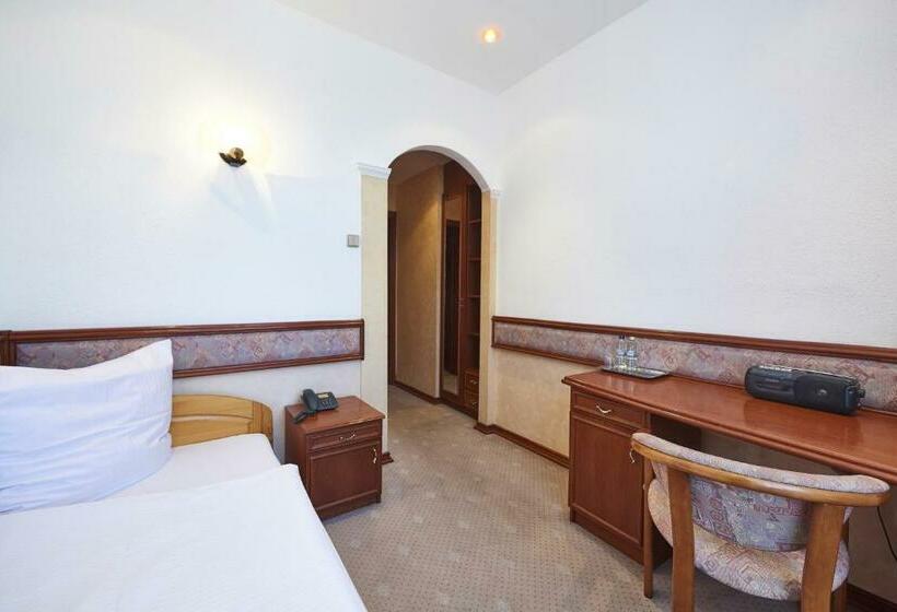 스탠다드 싱글 룸, Solidaris