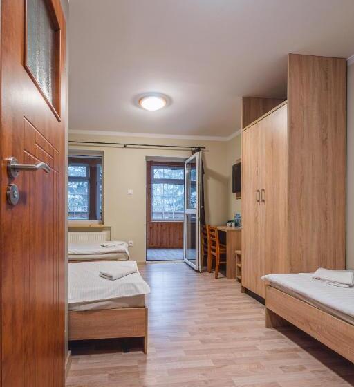 غرفة قياسية ثلاثية, U Musa