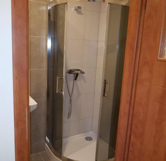 غرفة قياسية ثلاثية, U Musa