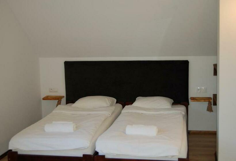 スタンダードトリプルルーム, Cisna Chata