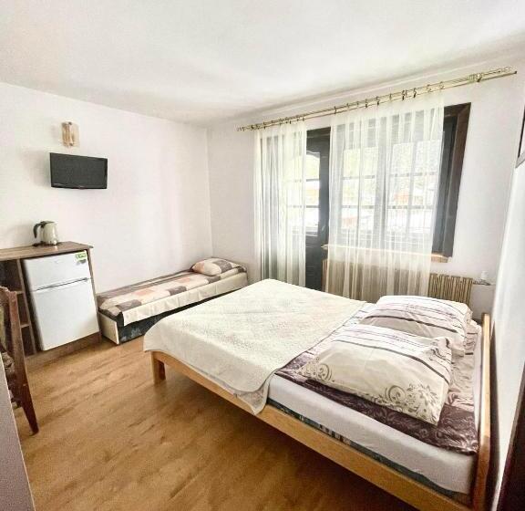 اتاق استاندارد سه نفره, Willa Maria