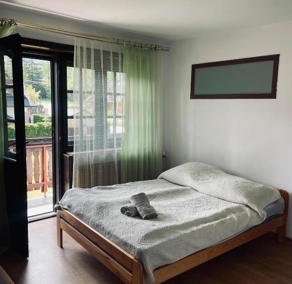 اتاق استاندارد سه نفره, Willa Maria