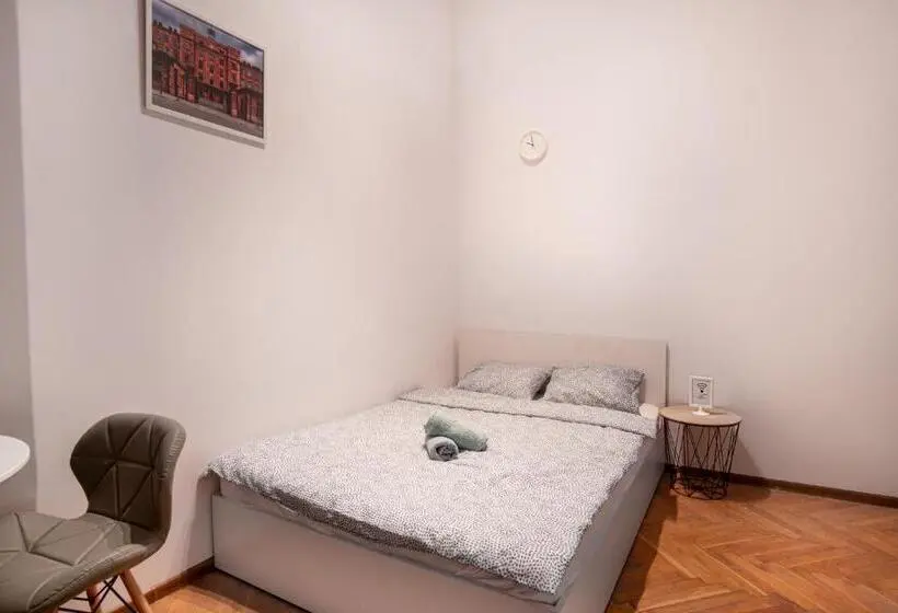 اتاق استاندارد با سرویس بهداشتی مشترک, Dream Aparts Rewolucji 1905r