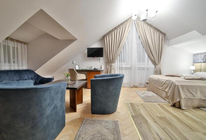 חדר דלוקס, Wiosna