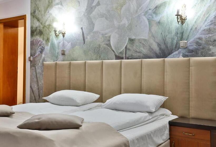 חדר סופריור, Wiosna