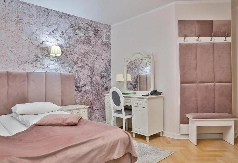 דירת שני חדרים, Wiosna